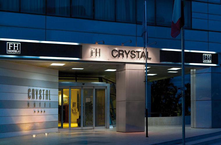 Crystal 4*