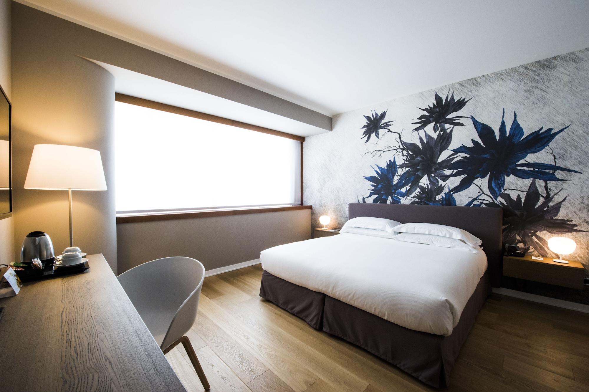 Crystal Hotel 4*
